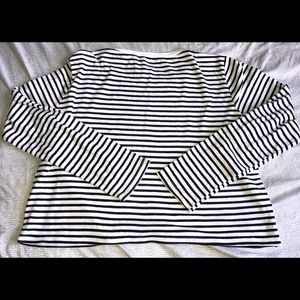 Cropped Black and White Sweatshirt